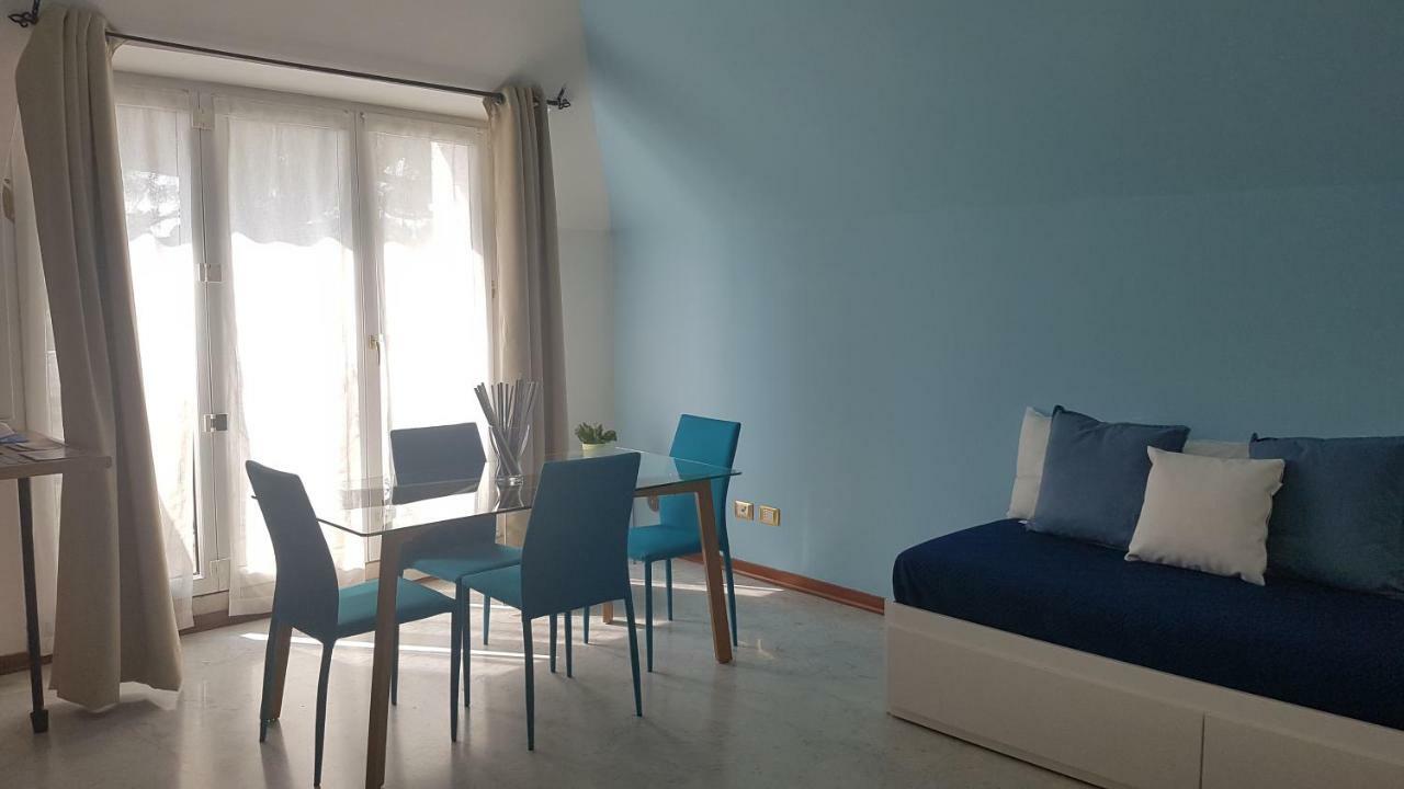 La Magnolia Apartments Violet 데센자노델가르다 외부 사진